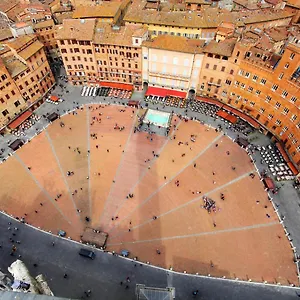 Stilmoderno In Siena's Historic Center, Just Steps From Piazza Del Campo Sienne